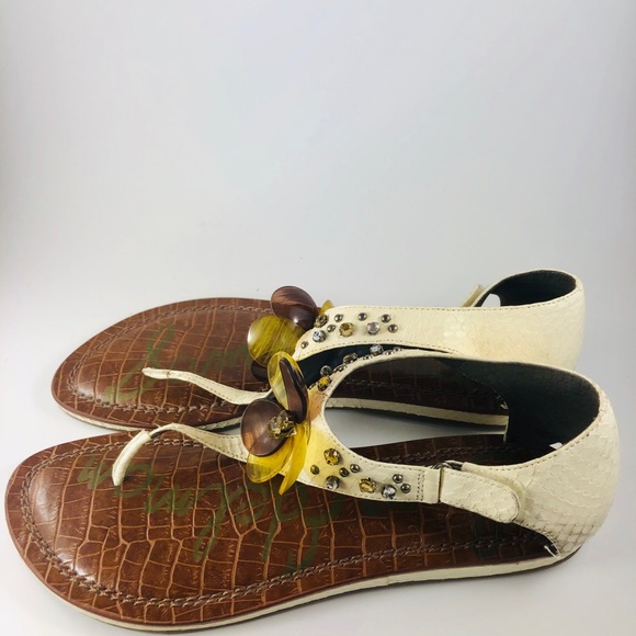 Shoes - Picture 3 of 4